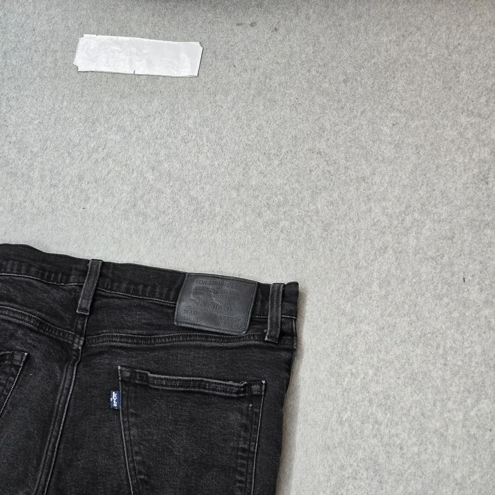 Levi's 512 Women Shorts 33 Black Denim Slim Taper Frayed 2